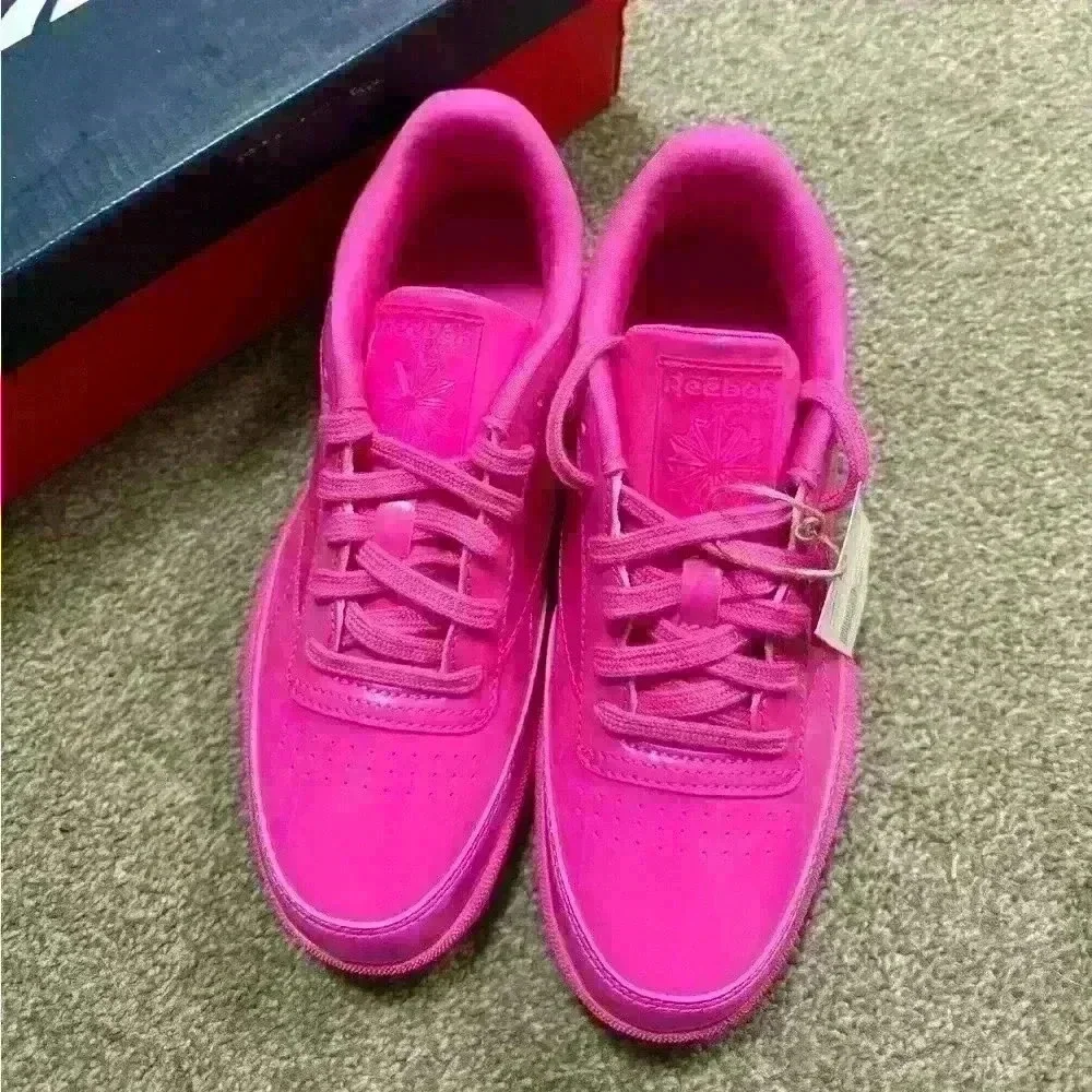 Rare NWT Reebok X Cardi B Club C Dynamic Pink Tennis shoes Sneakers size 5 - Picture 10 of 11